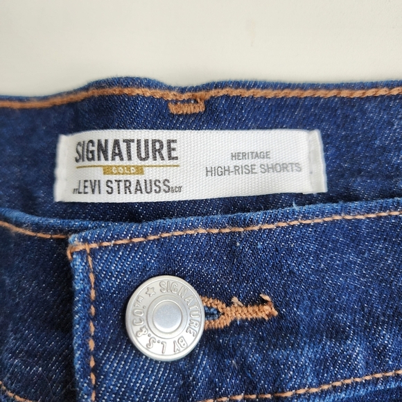 Levi’s Signature Women's Blue Denim Heritage High Rise Stretch Shorts Size 20W - Picture 2 of 10
